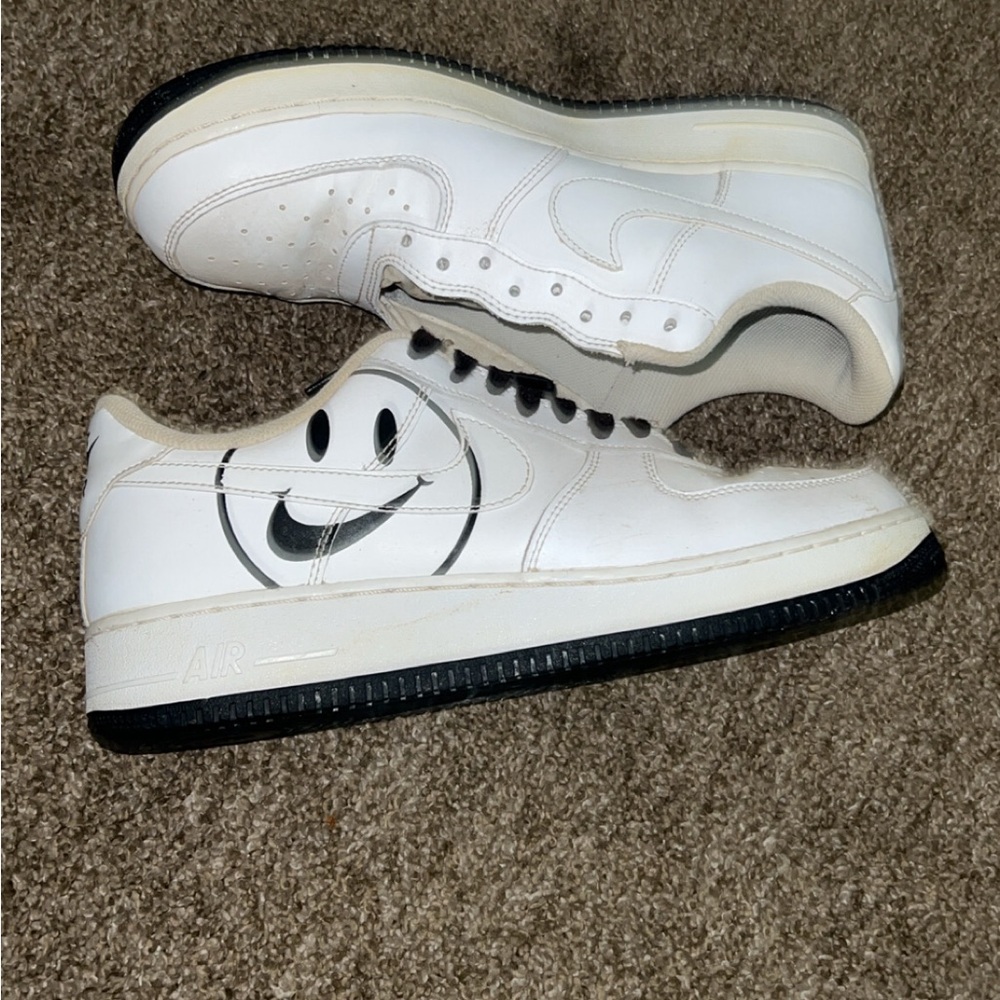 Have a nike day air forces size 11